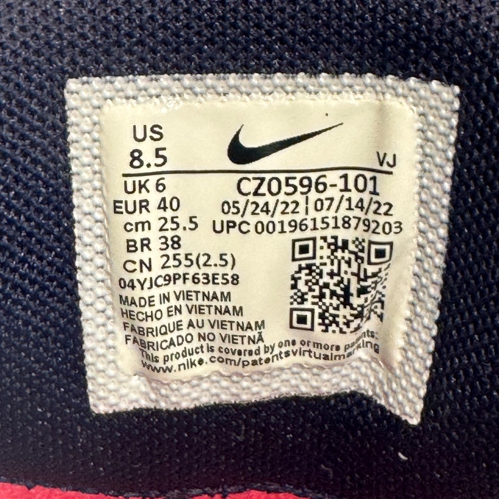 Nike Women’s Metcon Shoes White Pink Navy Floral Accent - Picture 9 of 9